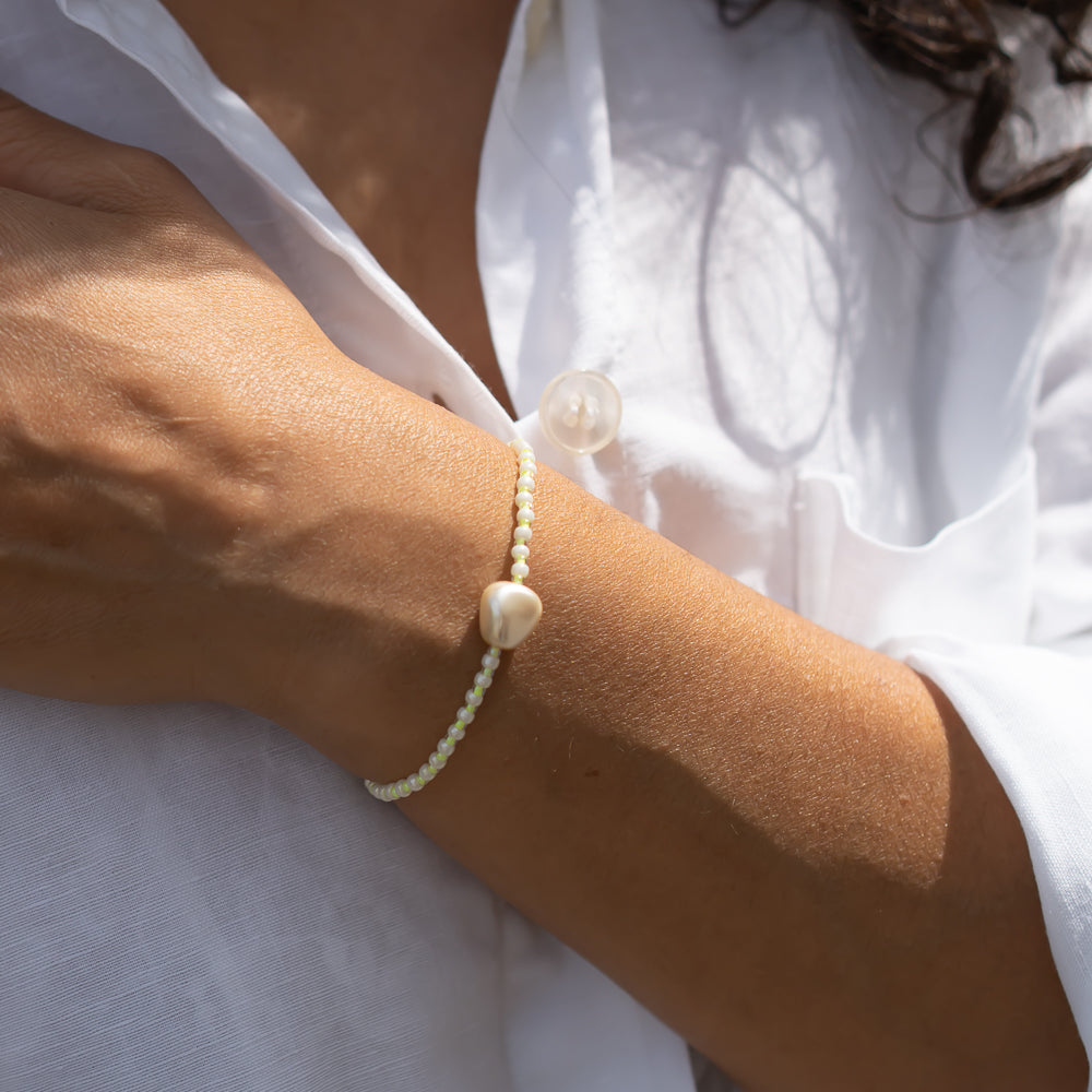 sommerarmband mit grosser perle